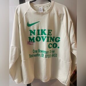 Nike Men's Cream and Green Crewneck Sweater🌹